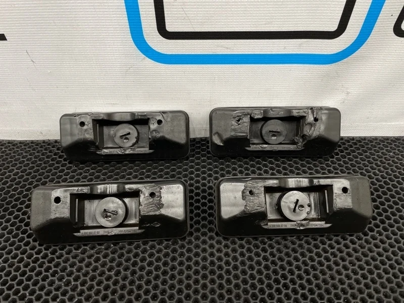 Опора домкрата Mercedes-Benz C-Class 2012 0009986750 W204 271.820 1.8