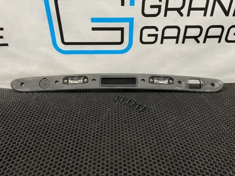 Накладка багажника Volvo S60 2011 31253641 Y20 B4164T 1.6