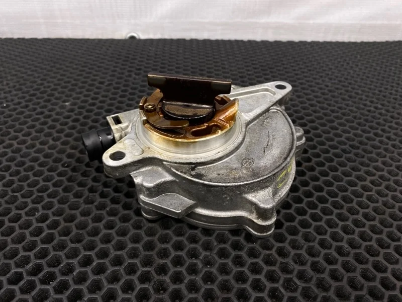 Насос вакуумный Volvo Xc70 2008 6G9N2A451AF BZ B6324S 3.2