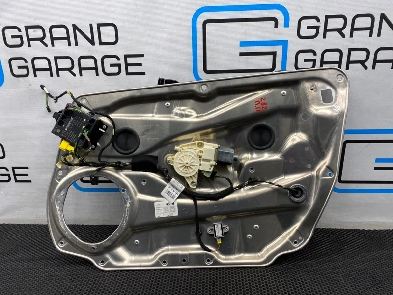 Стеклоподъемник Mercedes-Benz C-Class 2010 2047200679 W204 271.860 1.8, передний правый