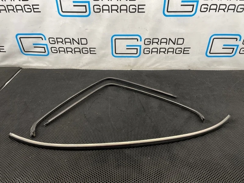 Молдинг стекла Mercedes-Benz S-Class 2002 2206700322 W220 113.960 5.0, задний