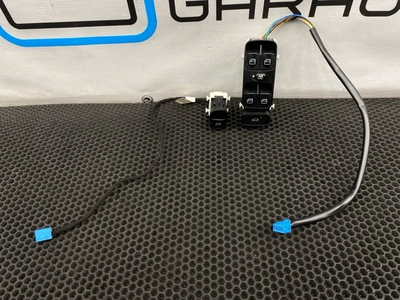 Блок стеклоподъемников Mercedes-Benz Clk-Class 2005 2098203410 W209 272.960 3.5