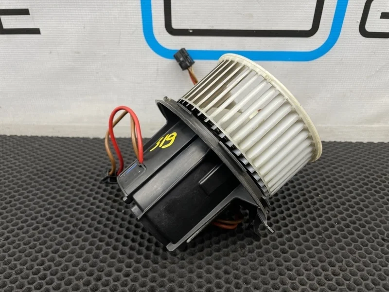 Моторчик печки Mercedes-Benz Cls-Class 2011 2048200008 W218 276.952 3.5