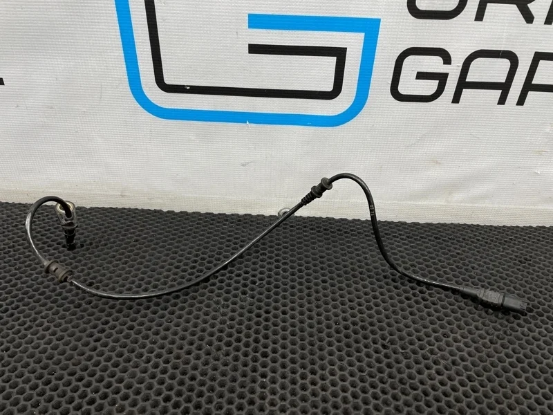 Датчик abs Mercedes-Benz Cls-Class 2005 2115402317 W219 272.964 3.5, передний