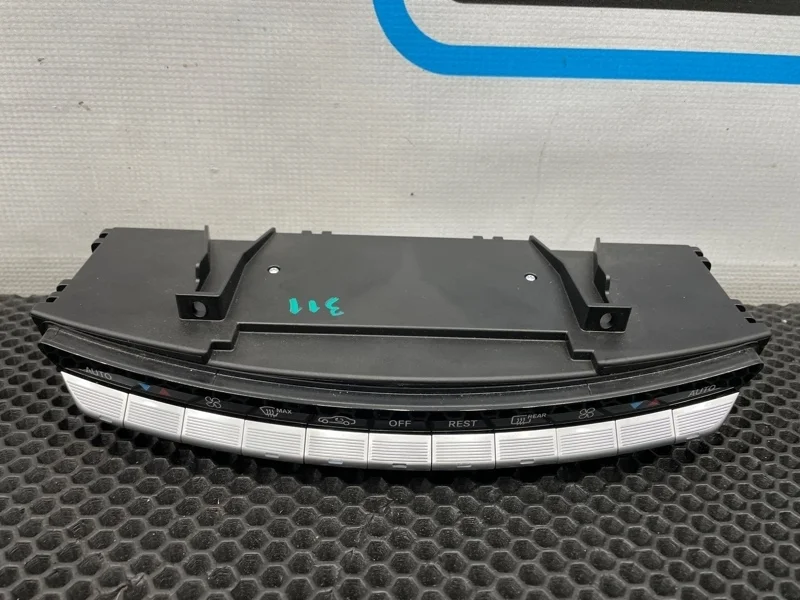 Блок климата Mercedes-Benz S-Class 2008 2218709810 W221 273.961 5.5