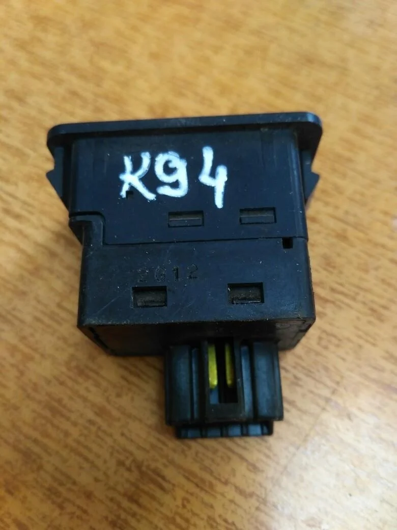 Б.у. кнопка корректора фар MITSUBISHI PAJERO SPORT K94W MITSUBISHI PAJERO SPORT K94W