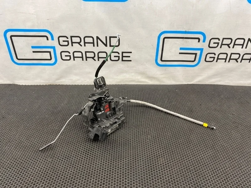 Замок двери Mercedes-Benz C-Class 2016 2220064099 W205 274.910 1.6, задний правый