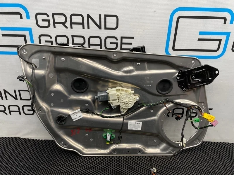 Стеклоподъемник Mercedes-Benz E-Class 2012 2127201579 W212 276.952 3.5, передний левый