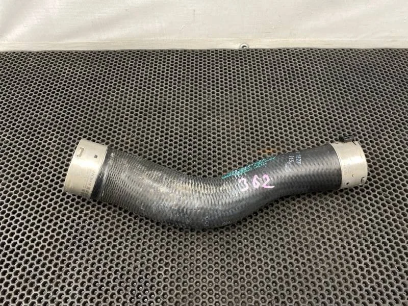 Патрубок интеркулера Bmw 5-Series 2015 13717612095 F10 N20B20B 2.0