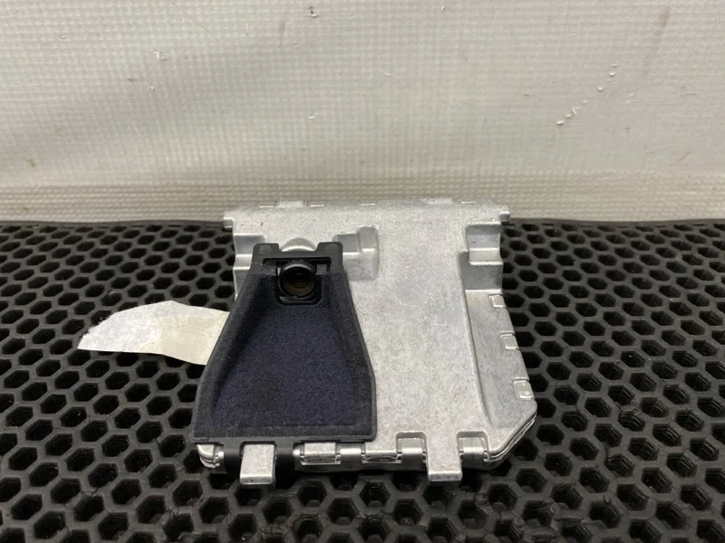 Камера передняя Mercedes-Benz E-Class 2010 A0009050038 W212 271.860 1.8