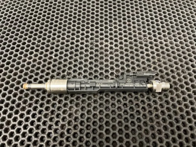 Форсунка топливная Bmw 5-Series 2015 13647639994 F10 N20B20B 2.0