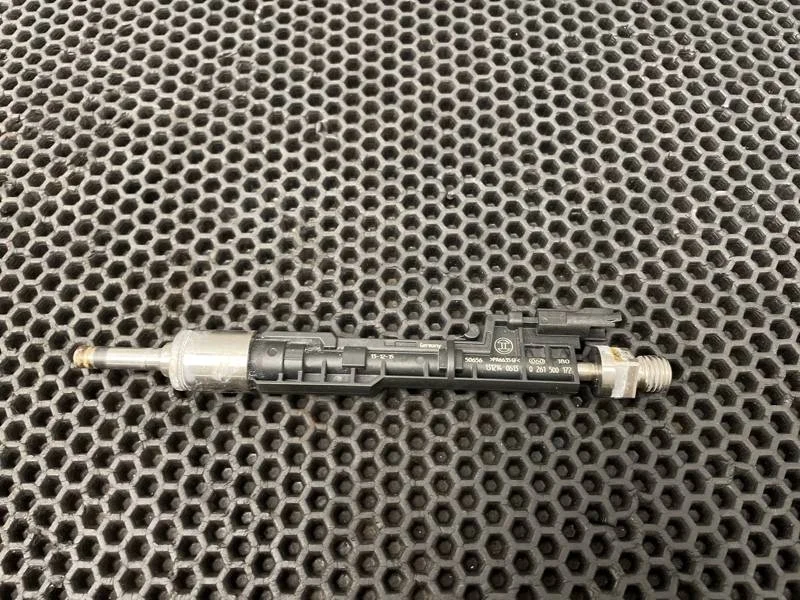 Форсунка топливная Bmw 5-Series 2015 13647639994 F10 N20B20B 2.0