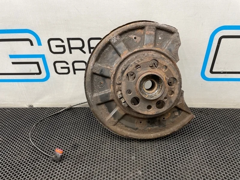 Кулак Mercedes-Benz E-Class 2009 A2123502108 W212 642.850 3.0, задний левый