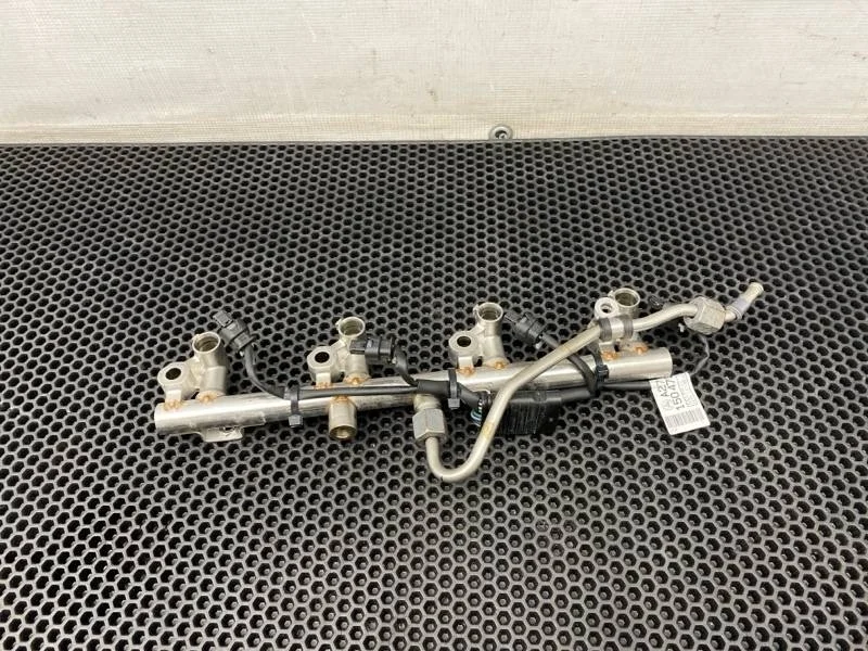 Рампа топливная Mercedes-Benz C-Class 2011 A2710705595 W204 271.860 1.8