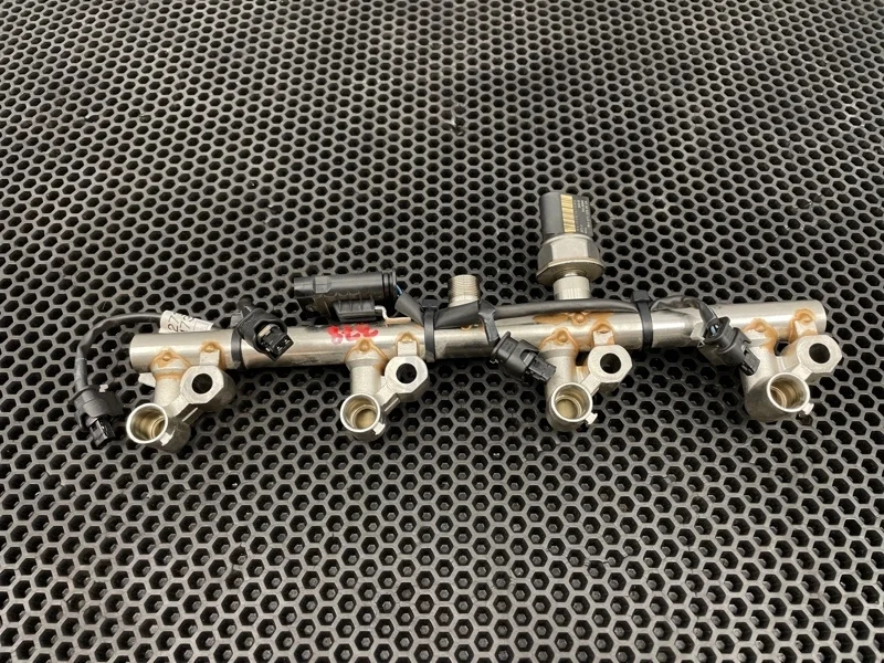 Рампа топливная Mercedes-Benz C-Class 2011 A2710705595 W204 271.860 1.8