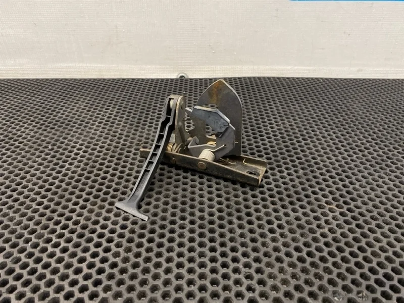 Крюк капота Mercedes-Benz E-Class 2007 A2118800264 W211 272.964 3.5