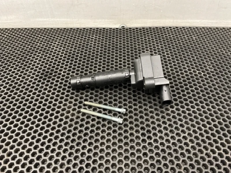 Катушка зажигания Mercedes-Benz C-Class 2004 A0001501580 W203 271.940 1.8