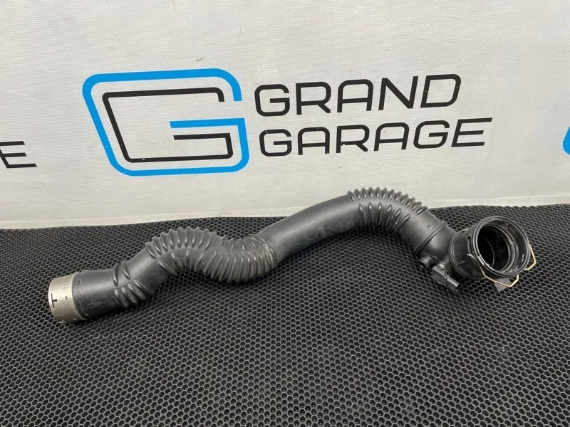 Патрубок интеркулера Bmw 5-Series 2014 13717612091 F10 N20B20B 2.0