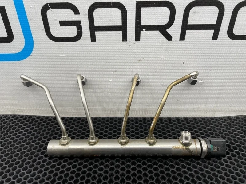 Рампа топливная Bmw 5-Series 2014 13537585411 F10 N20B20B 2.0