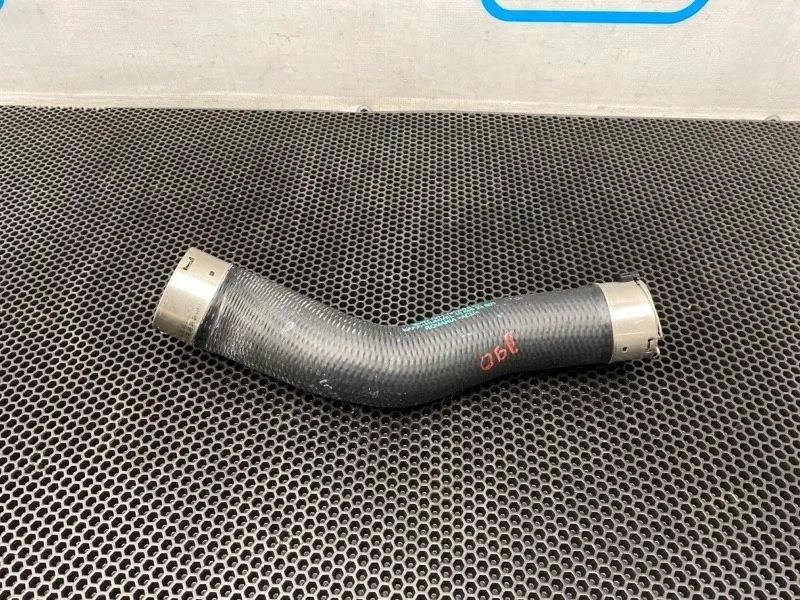 Патрубок интеркулера Bmw 5-Series 2014 13717612095 F10 N20B20B 2.0