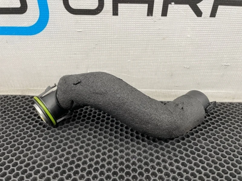 Шланг вентиляции картерных газов Bmw 5-Series 2014 11127588417 F10 N20B20B 2.0