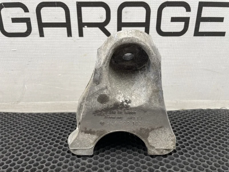 Кронштейн двигателя Audi Q7 2006 7L6199307A 4LB BUG TDI 3.0, левый