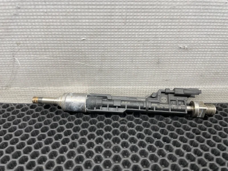 Форсунка топливная Bmw 5-Series 2014 13647639994 F10 N20B20B 2.0