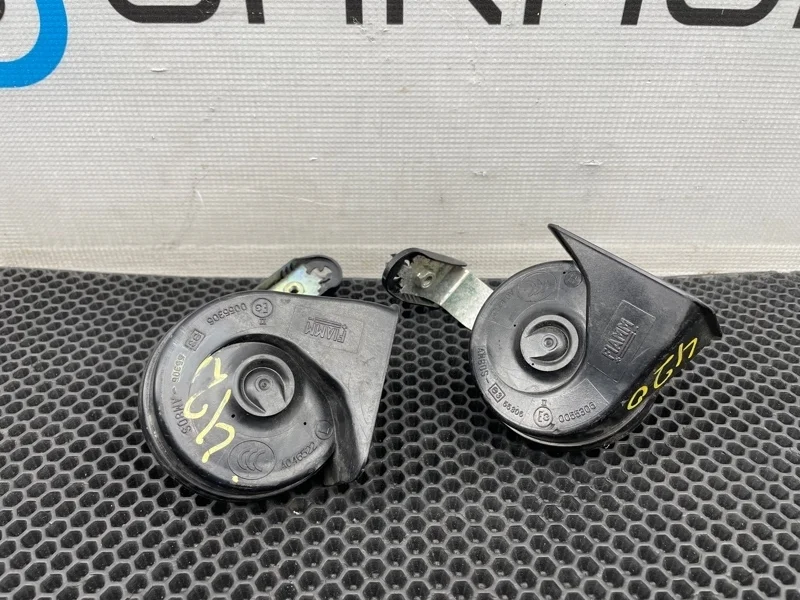 Сигналы звуковые Volvo S60 2011 30796896 Y20 B4164T 1.6