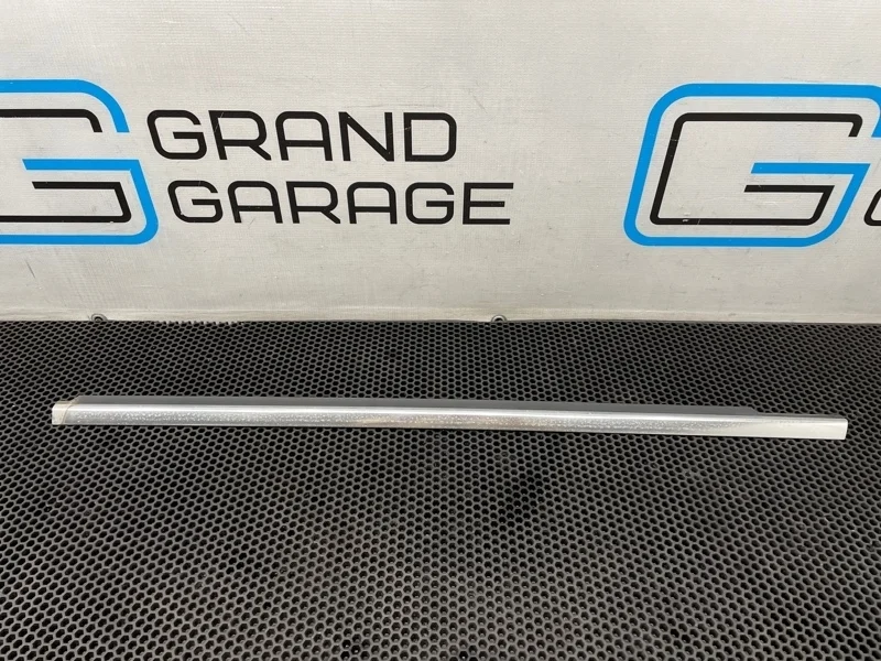 Молдинг стекла Mercedes-Benz E-Class 2012 A2127250565 W212 276.952 3.5, передний левый