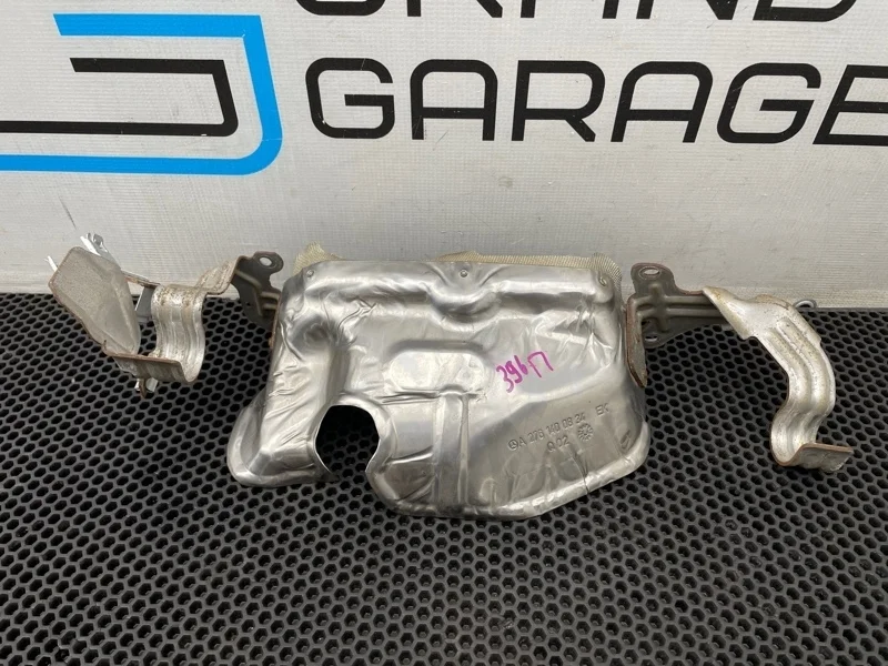 Термоэкран Mercedes-Benz E-Class 2012 A2761400834 W212 276.952 3.5, правый