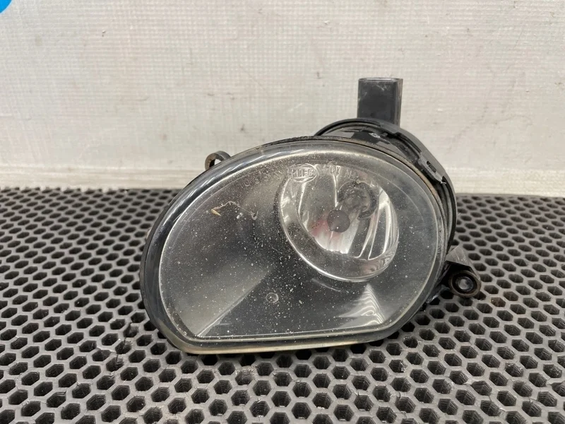 Фара противотуманная Audi Q7 2006 8P0941700A 4LB BUG TDI 3.0, передняя правая