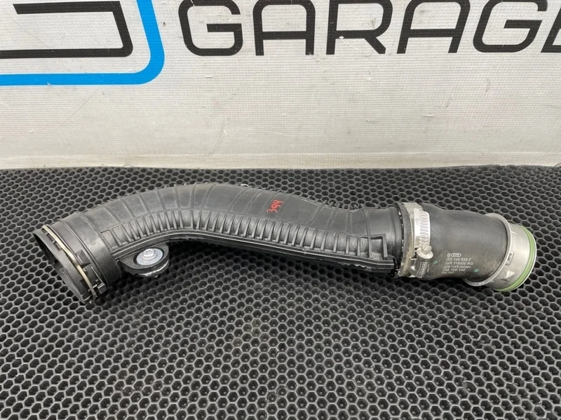 Патрубок интеркулера Volkswagen Tiguan 2012 1K0145840R 5N2 CCZD 2.0