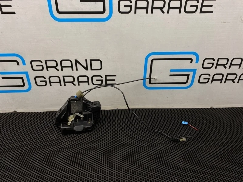 Замок двери Mercedes-Benz Cls-Class 2005 A2197300235 W219 272.964 3.5, задний правый