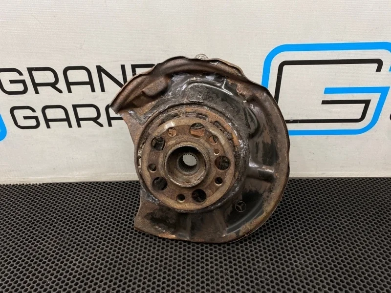 Кулак Mercedes-Benz Cls-Class 2009 A2113508408 W219 642.920 3.0, задний правый