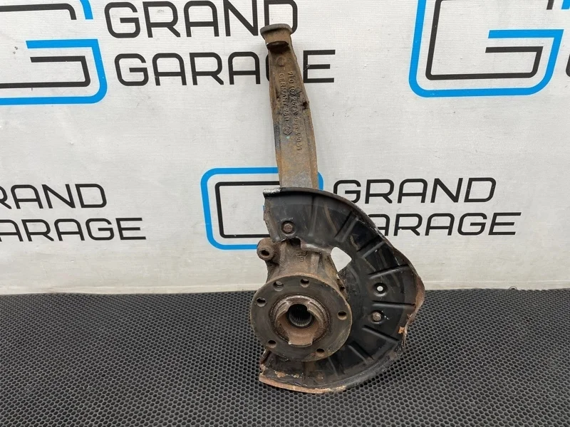 Кулак Volkswagen Touareg 2006 7L0407257A 7LA BKS 3.0, передний левый