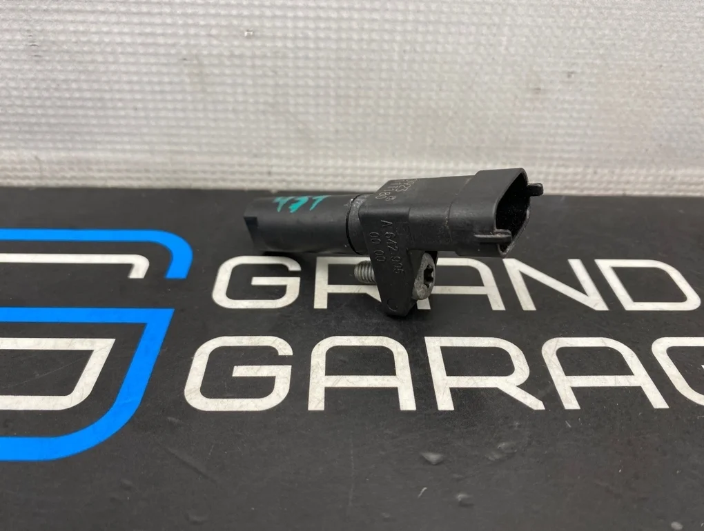 Датчик коленвала Mercedes-Benz V-Class 2011 A6421530728 W639 272.978 3.5