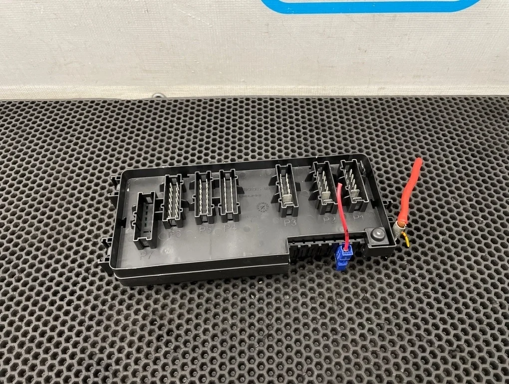 Блок предохранителей Mercedes-Benz R-Class 2008 A1645403072 W251 272.967 3.5, задний