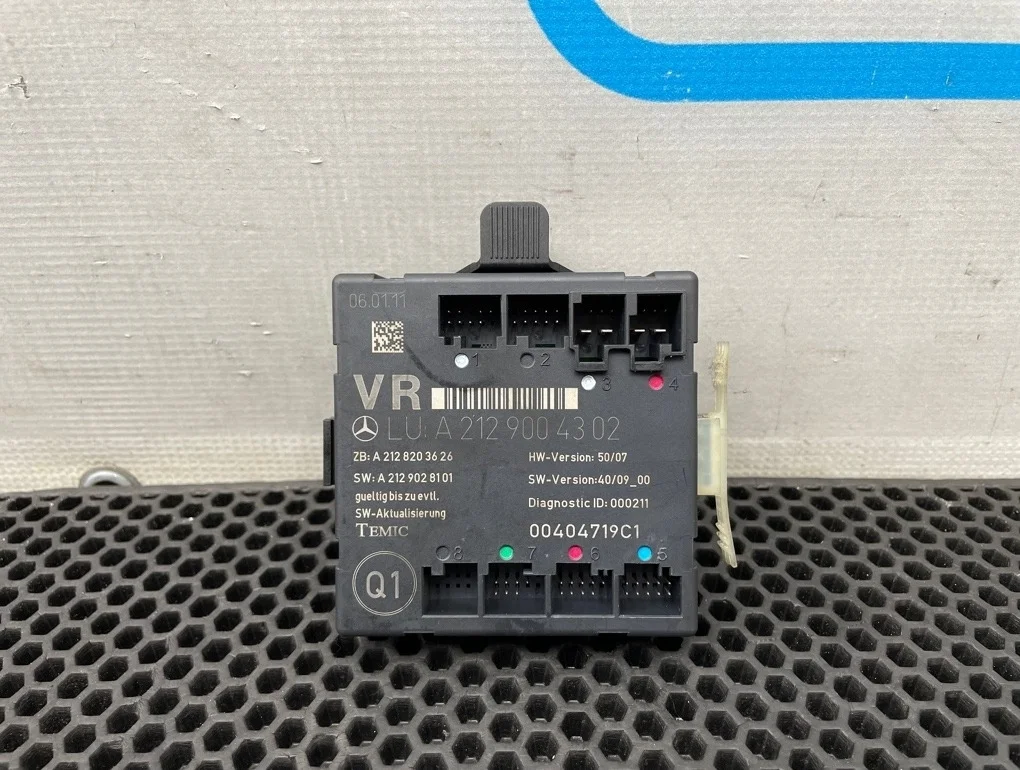 Блок двери Mercedes-Benz E-Class 2011 A2129004502 C207 271.860 1.8, правый