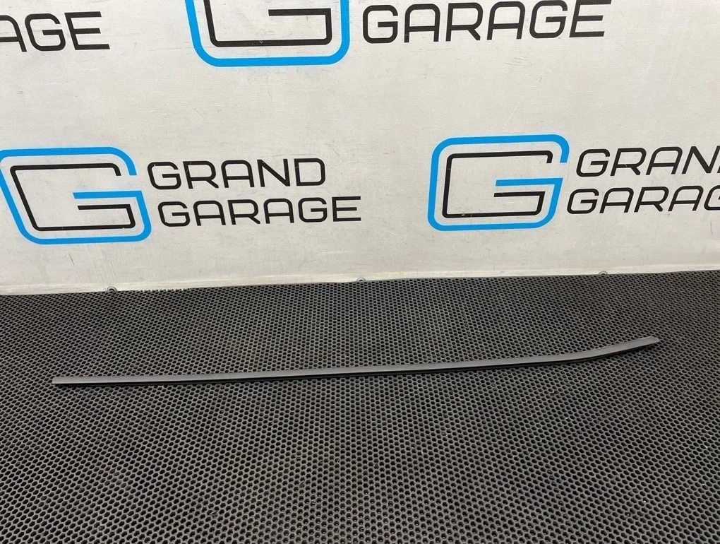 Молдинг стекла Bmw X5 2008 51337136966 E70 N52B30A 3.0, передний правый