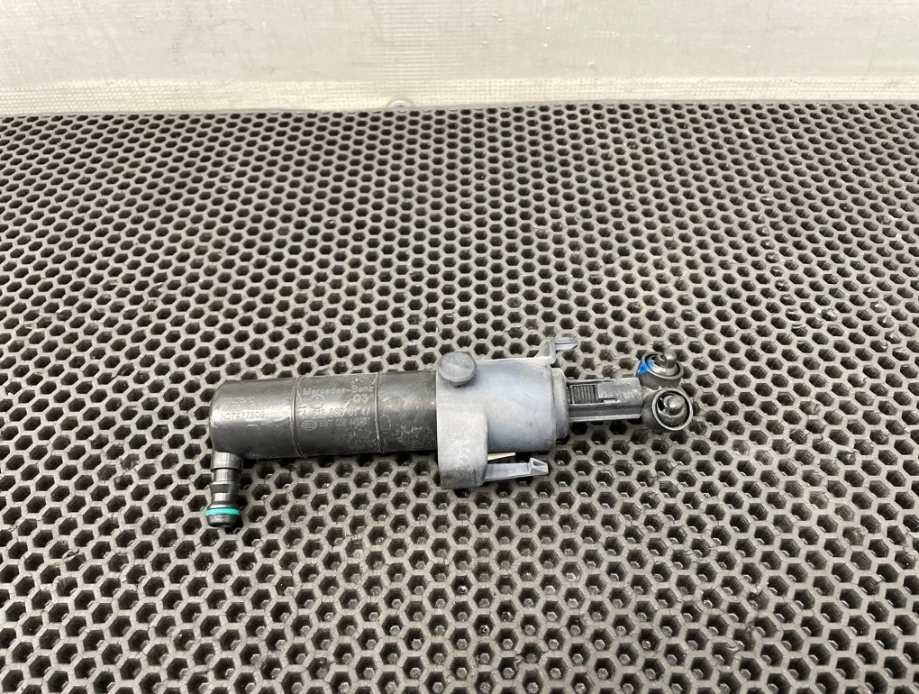 Форсунка омывателя фары Mercedes-Benz E-Class 2011 A2128600147 W212 271.860 1.8, левая