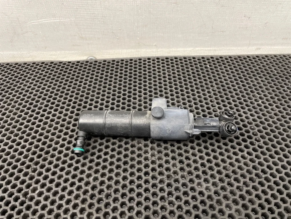 Форсунка омывателя фары Mercedes-Benz E-Class 2011 A2128600047 W212 271.860 1.8, правая