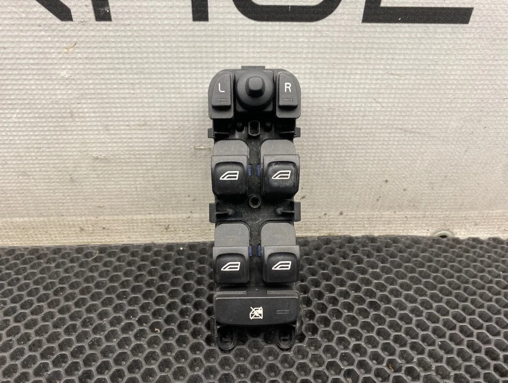 Блок стеклоподъемников Volvo Xc70 2008 30773269 BZ B6324S 3.2, передний правый