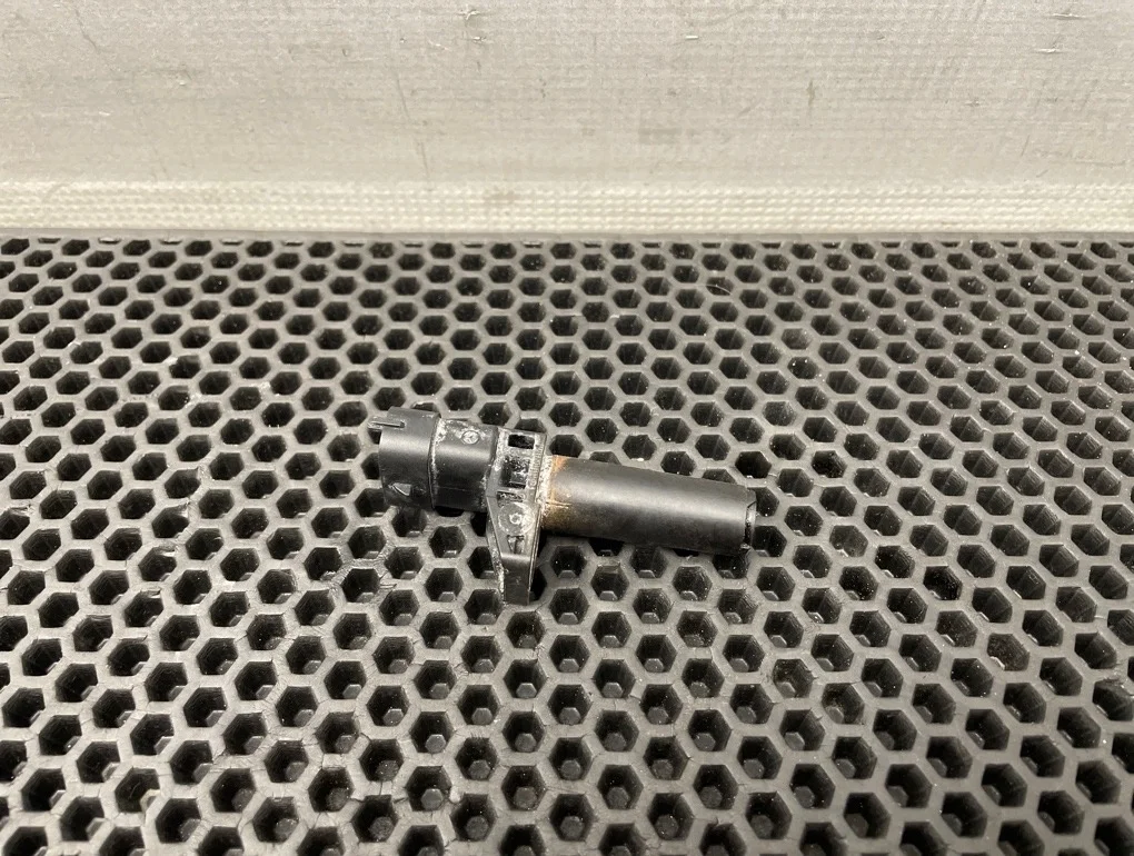 Датчик коленвала Mercedes-Benz E-Class 2011 A2761530128 C207 271.860 1.8