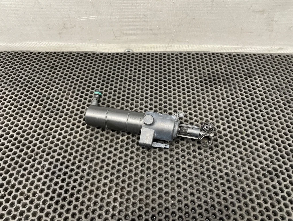 Форсунка омывателя фары Mercedes-Benz E-Class 2012 A2128600147 W212 276.952 3.5, левая