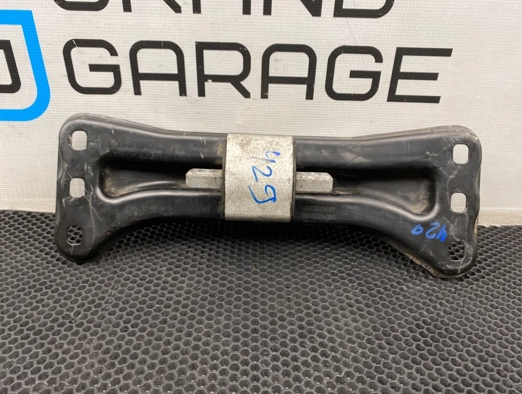 Кронштейн АКПП Mercedes-Benz E-Class 2011 A2042422601 C207 271.860 1.8