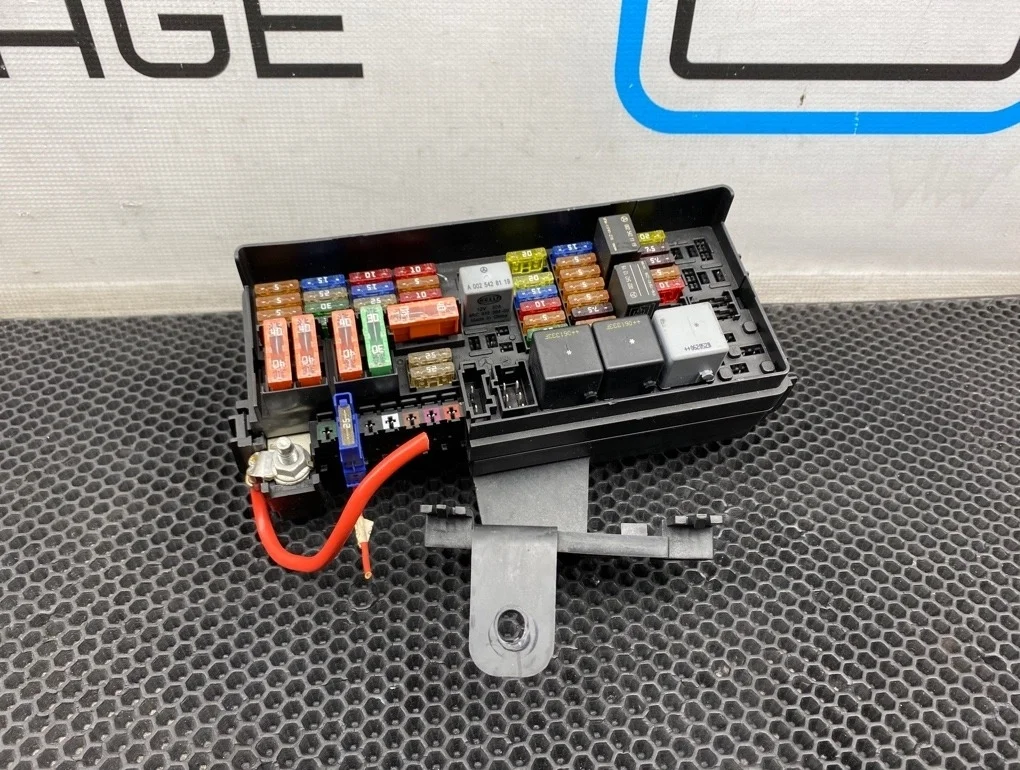 Блок предохранителей Mercedes-Benz R-Class 2007 A1645403072 W251 272.967 3.5, задний