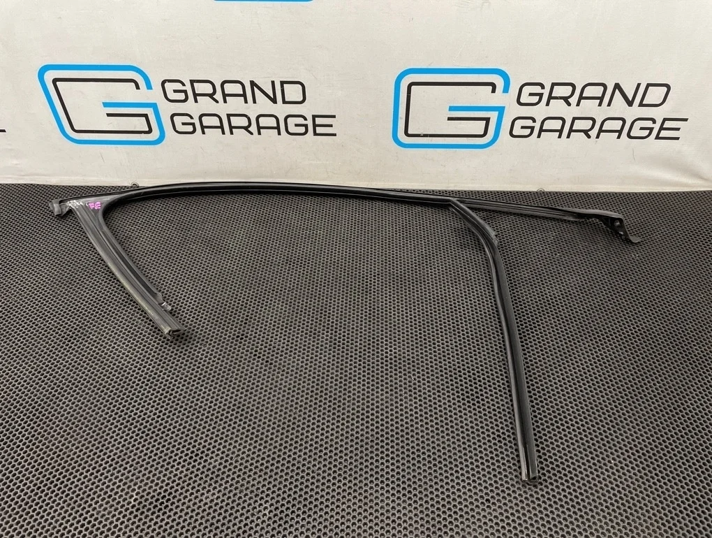 Уплотнитель стекла Audi A6 2014 4G0837439 C7 CDNB 2.0, передний левый