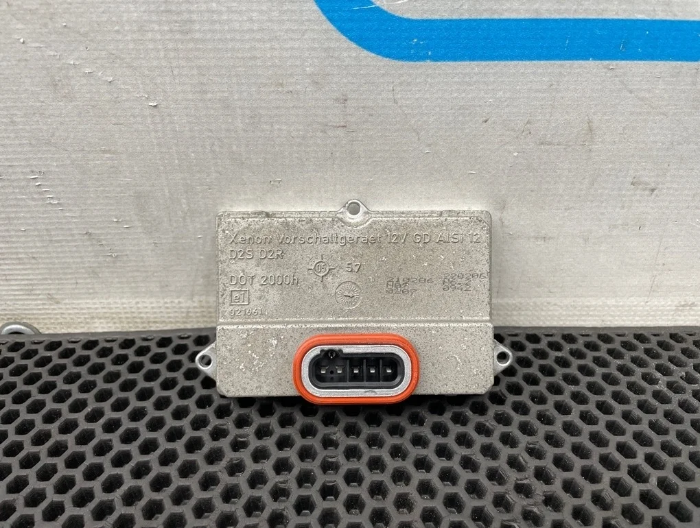 Блок розжига ксенона Land Rover Range Rover Sport 2007 YWC500430 L320 448PN 4.4