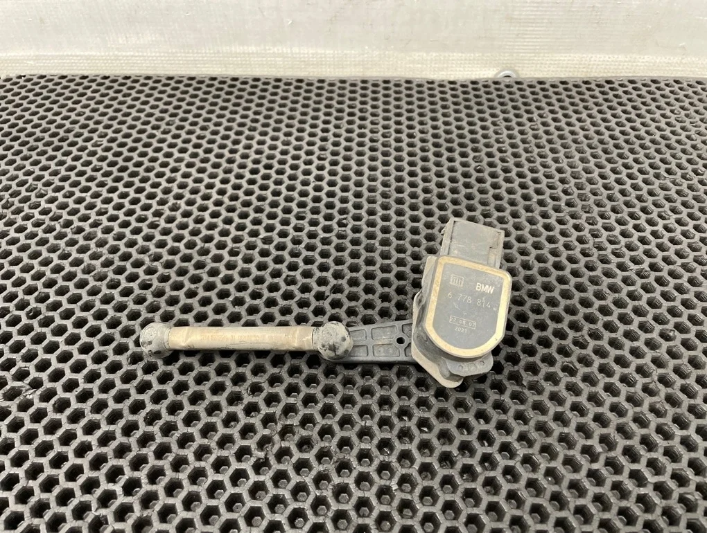 Датчик положения кузова Bmw X5 2007 37146773135 E70 N52B30A 3.0, передний