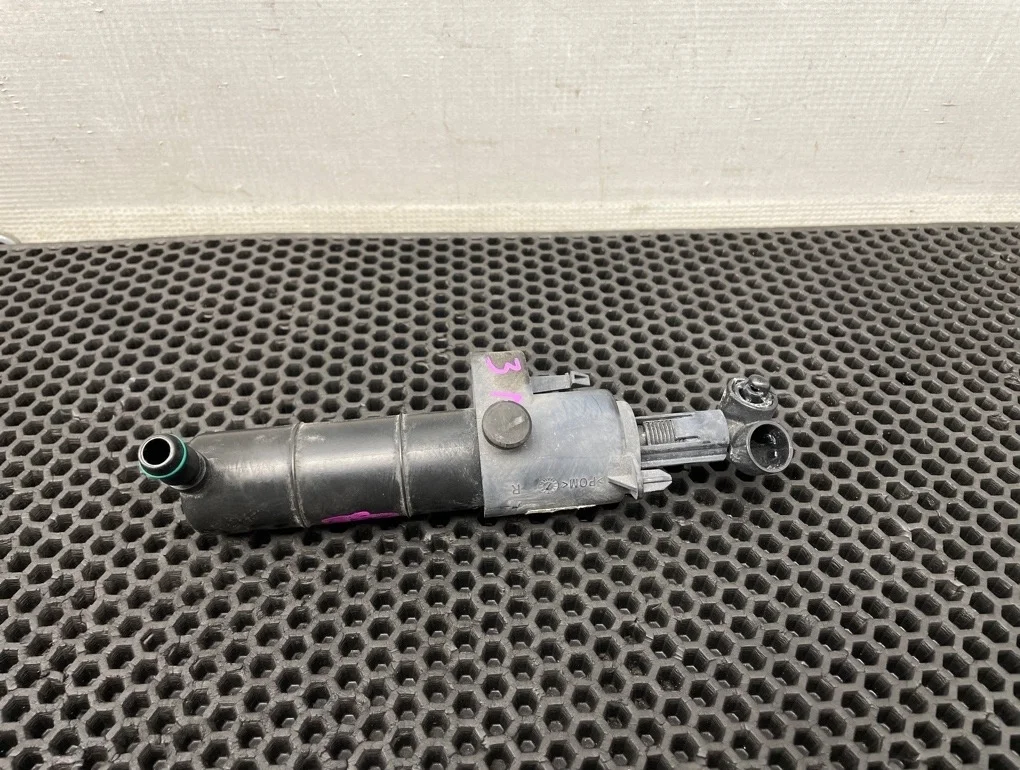 Форсунка омывателя фары Mercedes-Benz E-Class 2009 A2128600047 W212 271.860 1.8, правая